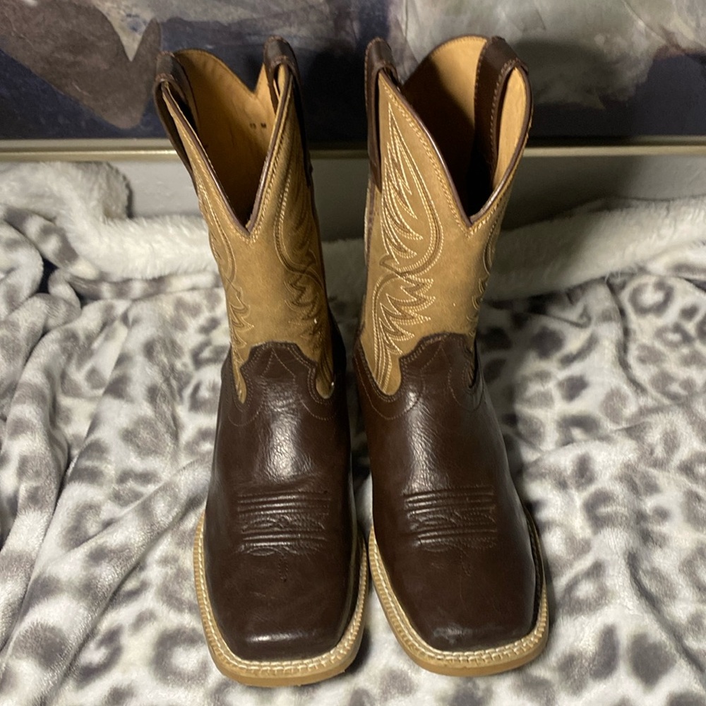 New Ariat  Boys square toe cowboy western boots size 13 M